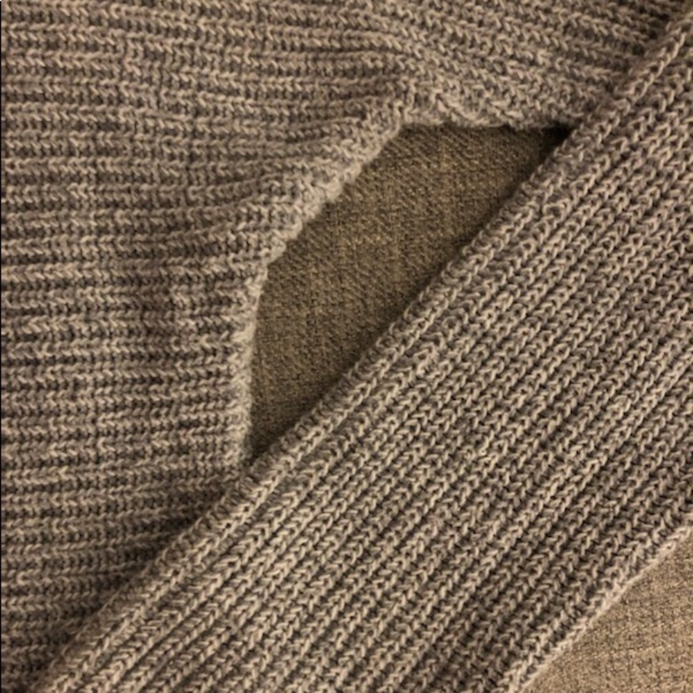 Sweater - Picture 3 of 3